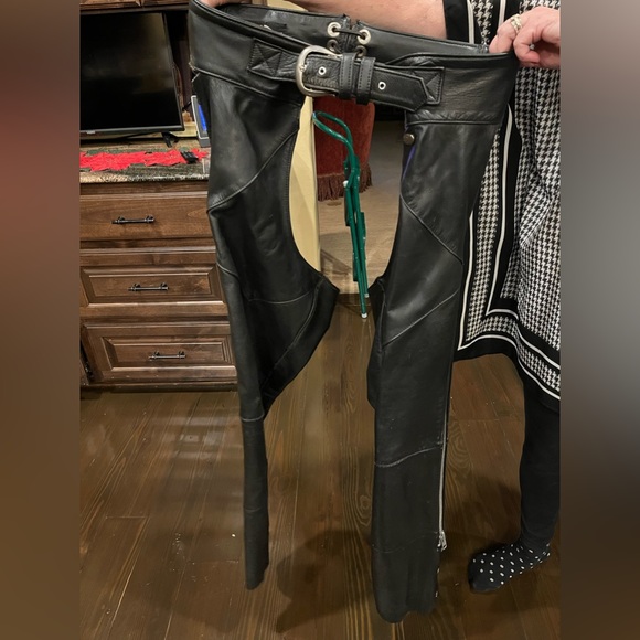 VINTAGE LEATHER HARLEY DAVIDSON CHAPS - Picture 2 of 3